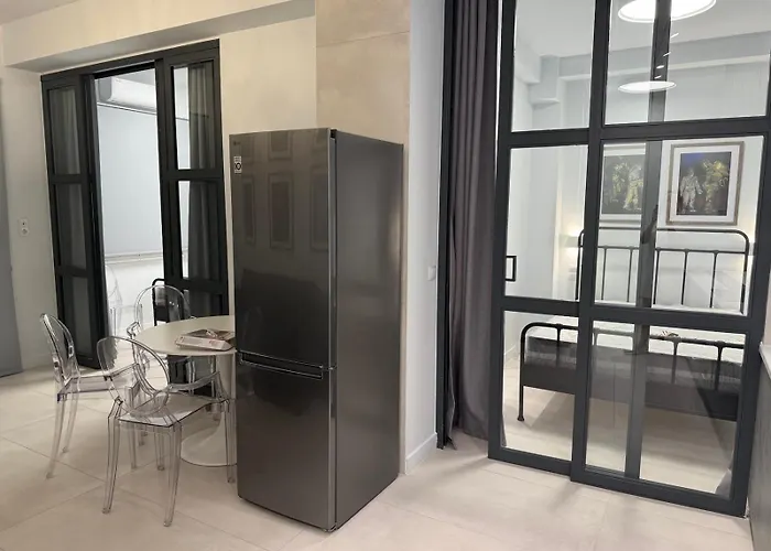 Amg Superior Central Apartment Sleeps Up To 5